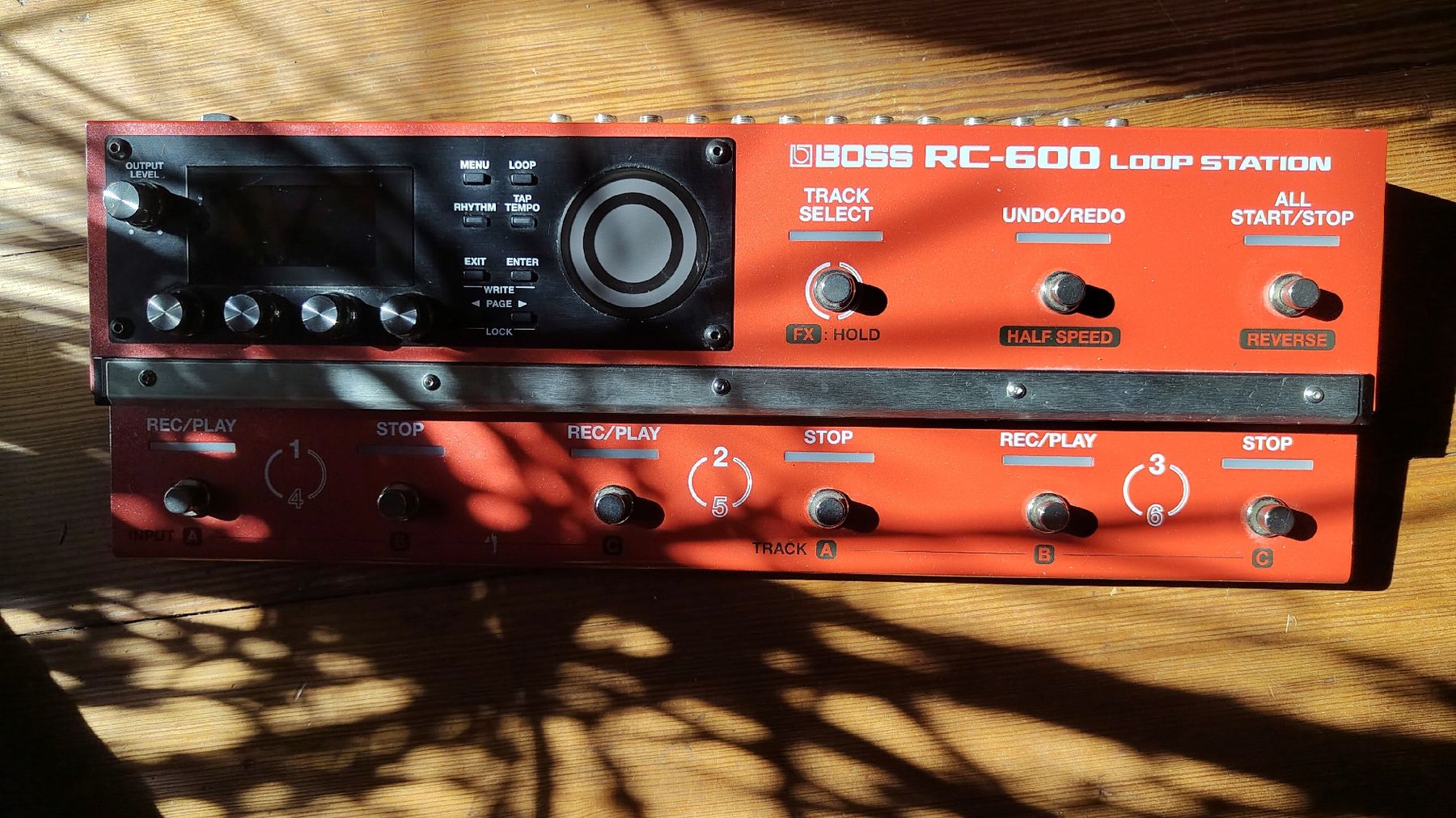 Boss Instruments de musique: Boss RC-600 Loop Station effect pedal – D'occasion à Schüpfen par lol_77l8