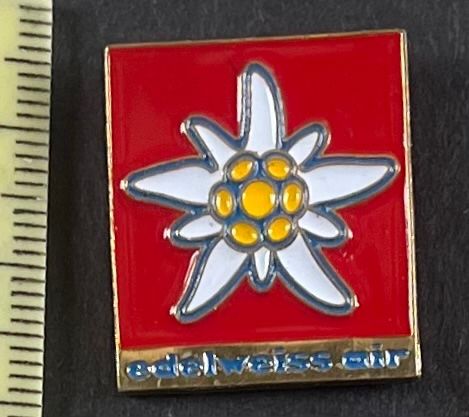 Edelweiss Placchette & Badge: Edelweiss Air/ Fluggesellschaft Schweiz/ Pin – Usato da Ostermundigen venduto da DaxKarten-75