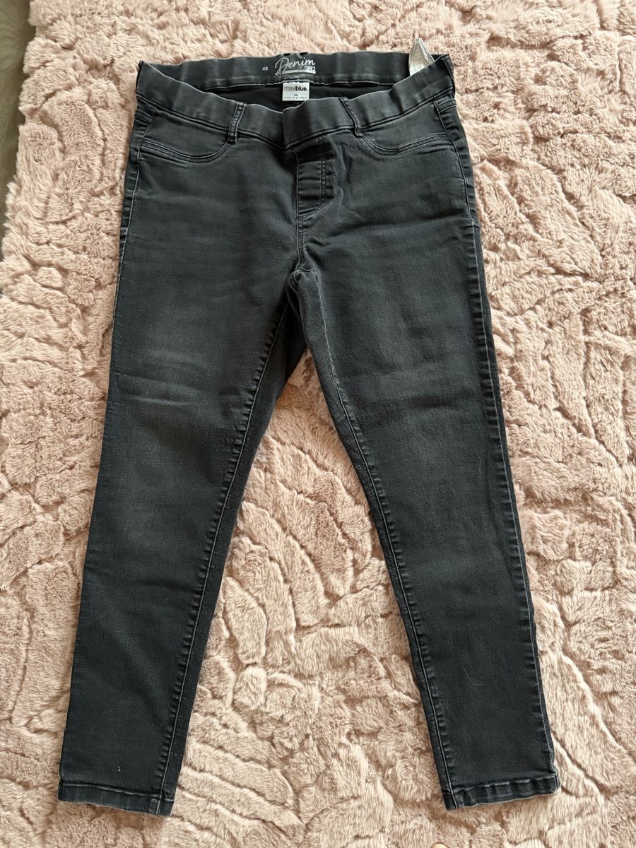Pantaloni: Maxi Blue Jeans, Grau, Gr. 48 – Usato da Mosnang venduto da Dojajolele