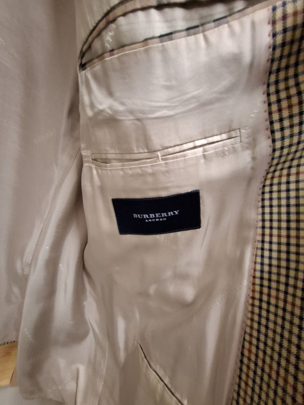 Burberry Giacche: Burberry Sakko Grösse 58 – Usato da Glattbrugg venduto da Orfilito 2