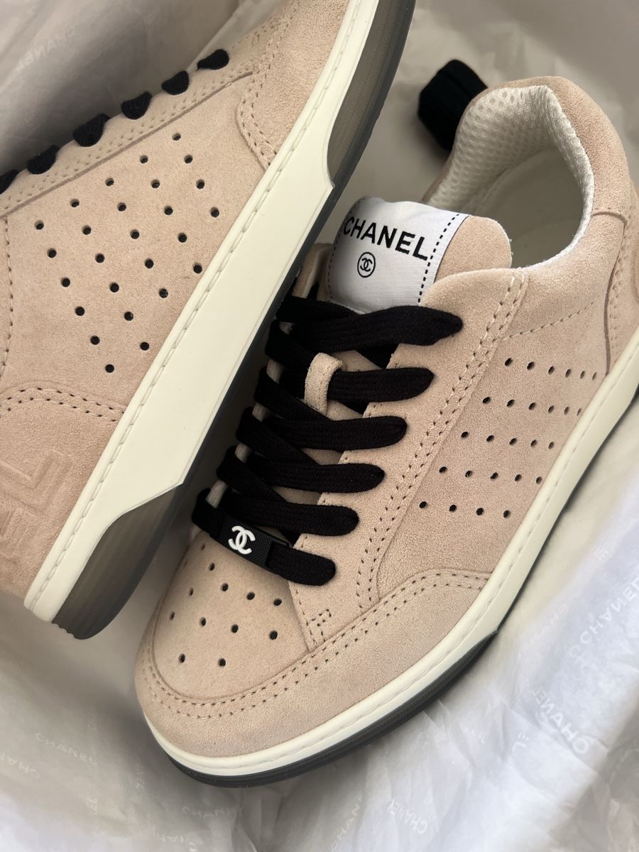 Chanel Scarpe da donna: Chanel suede sneakers new 36 – Nuovo (secondo la descrizione) da Basel venduto da hea_slg8