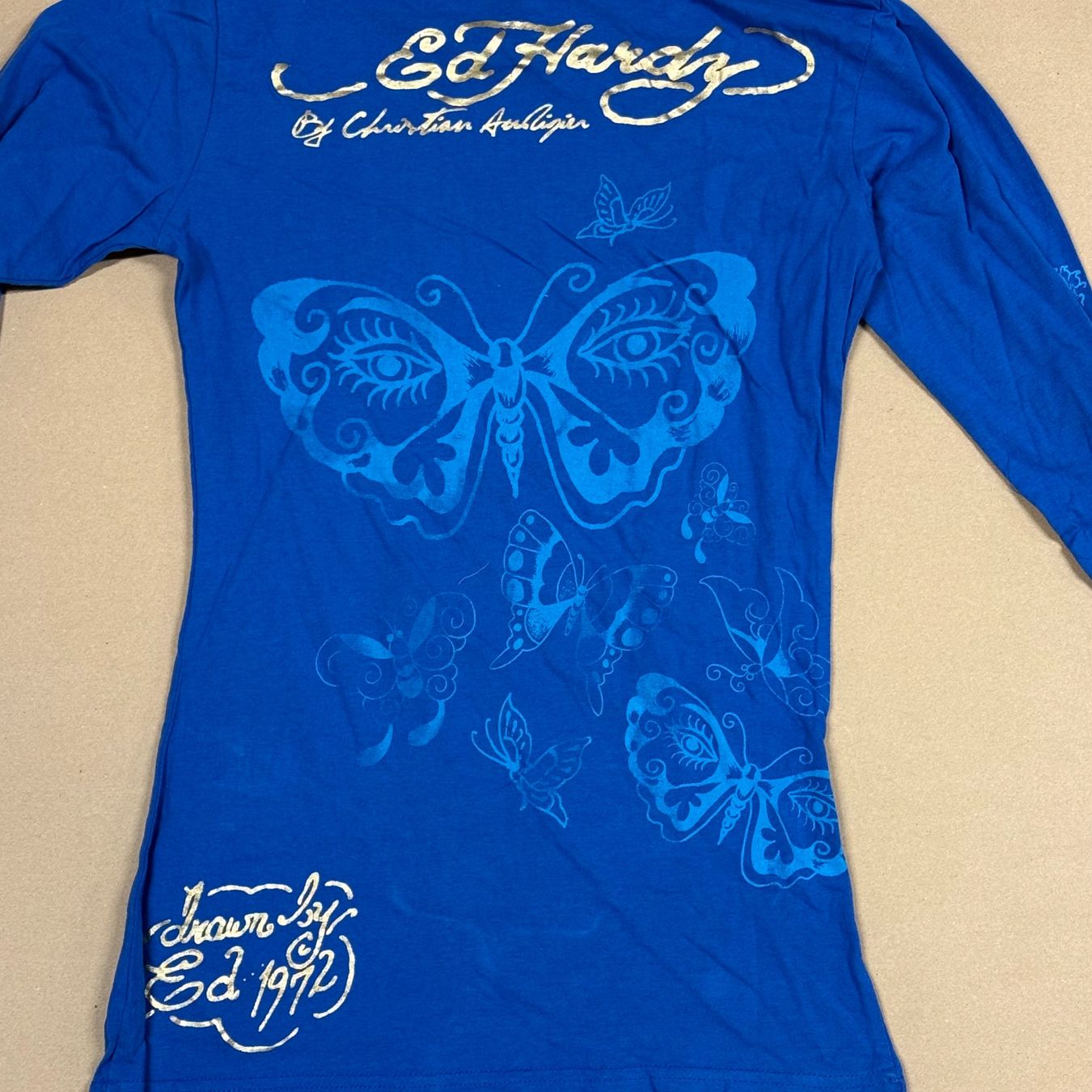 T-shirt: Ed Hardy printed graphic long-sleeve y2k retro – Usato da St. Gallen venduto da sourced_limited 1