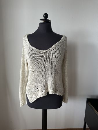 Pullover H&M beige Grösse S mit Loechern guter Zustand