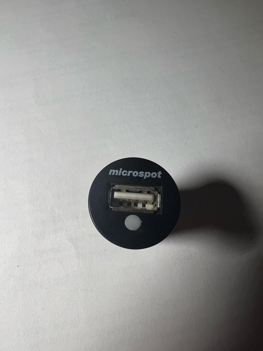 Ladegeräte: Microspot USB-Autoladegerät, Top Zustand, Schwarz! – Gebraucht aus Winterthur von Fredy972
