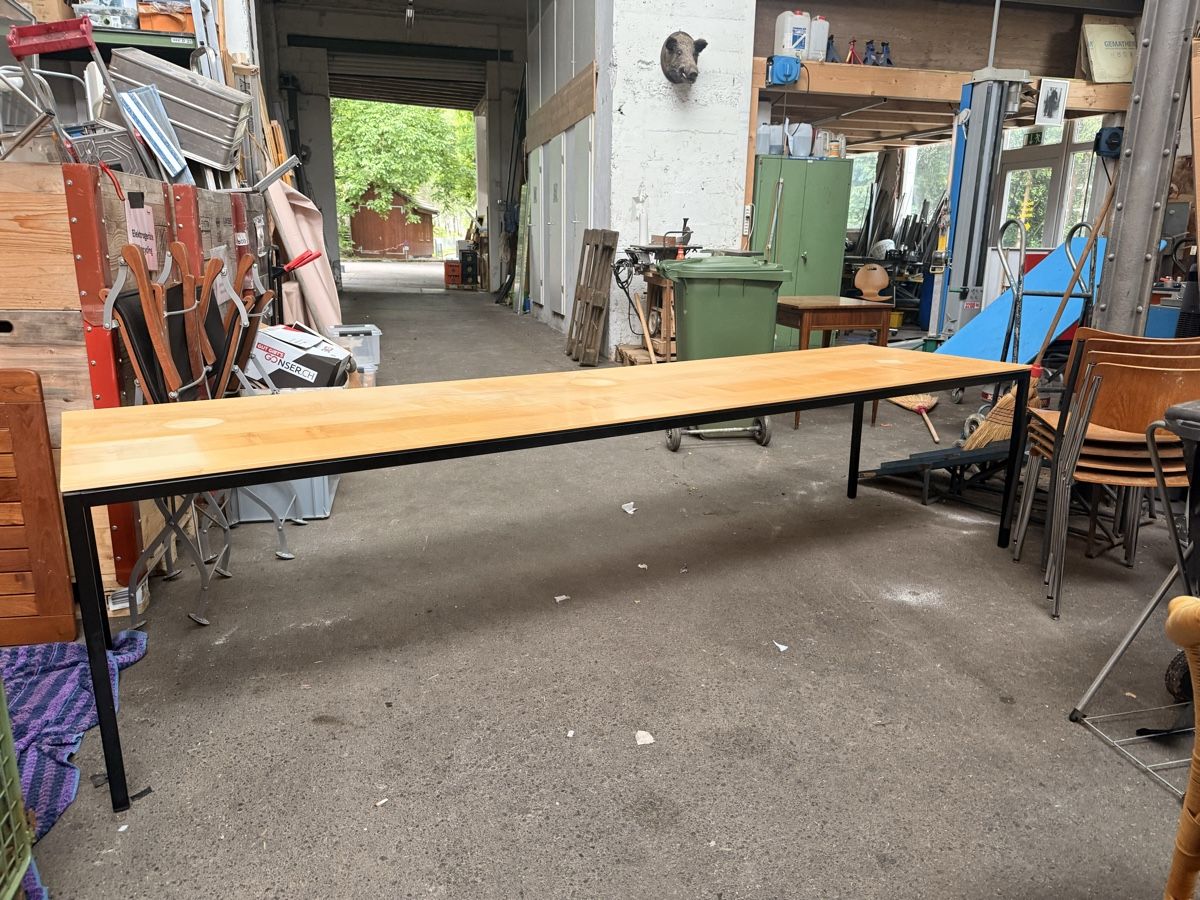 Tische: Arbeitstisch, Ateliertisch - 300 cm - Industrie-Look – Gebraucht aus Wildegg von KramerBeni