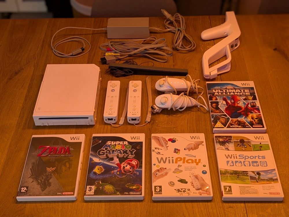 Nintendo Wii (RVL-001) Spielkonsole mit 5 Games und Zubehör (Gebraucht ...