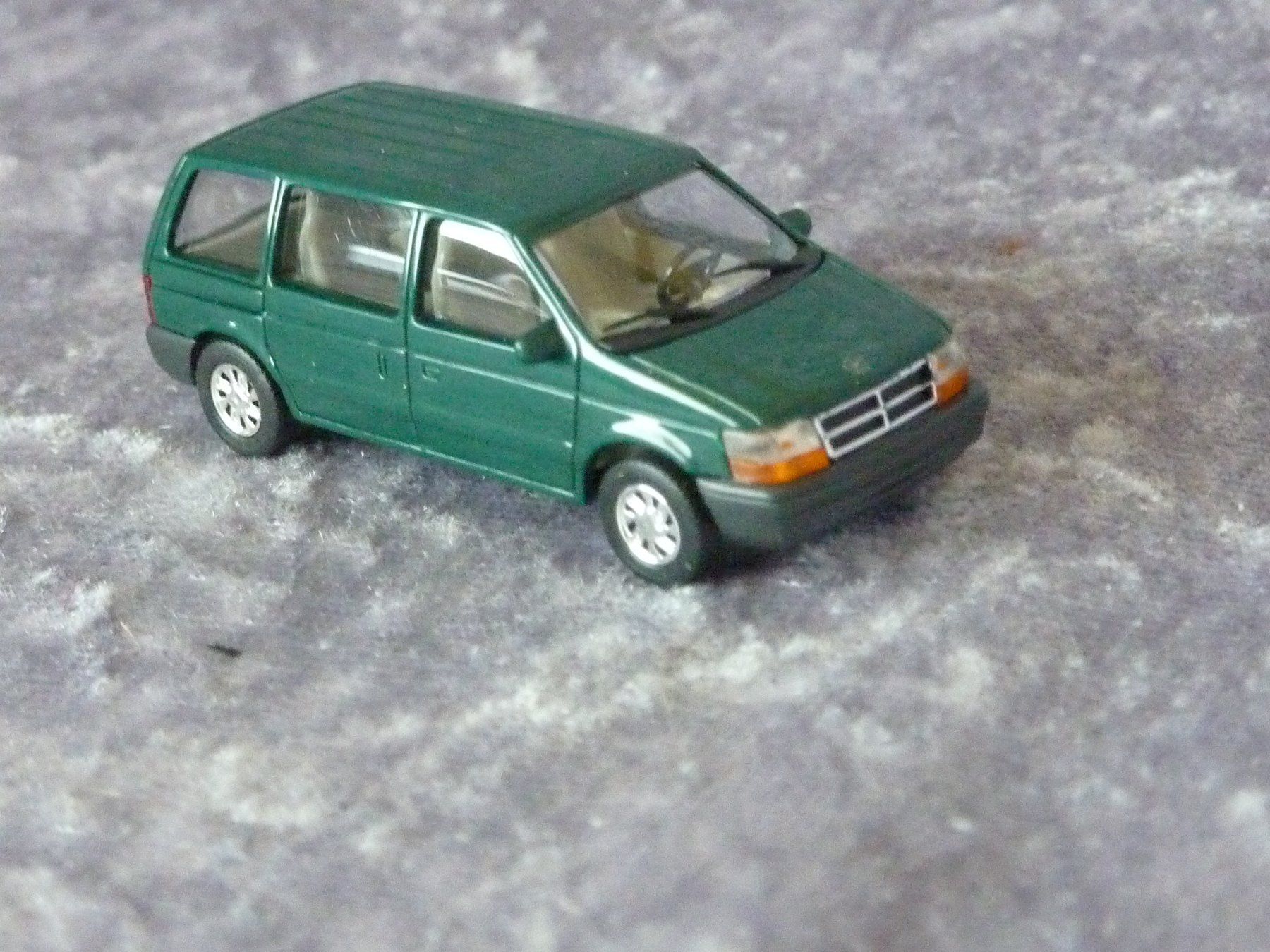 Busch Voitures modèles: Chrysler Voyager 1:87 – Neuf avec emballage d'origine à Dürrenäsch par Cobra1ch 3