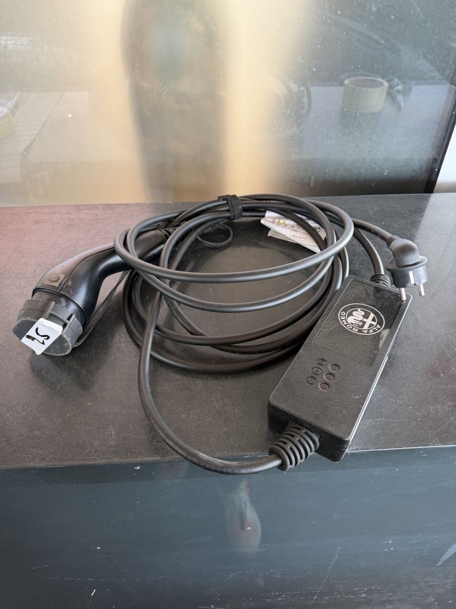 Chargeurs de batterie: Ladegerät Elektroauto EU – D'occasion à Zürich par l.spalletta