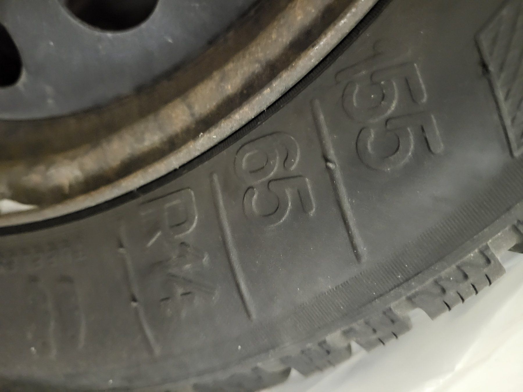 Toyota Tutti pezzi di ricambio auto: Set Winter pneu TOYOTA AYGO – Usato da dietikon venduto da ami_sfz7 1