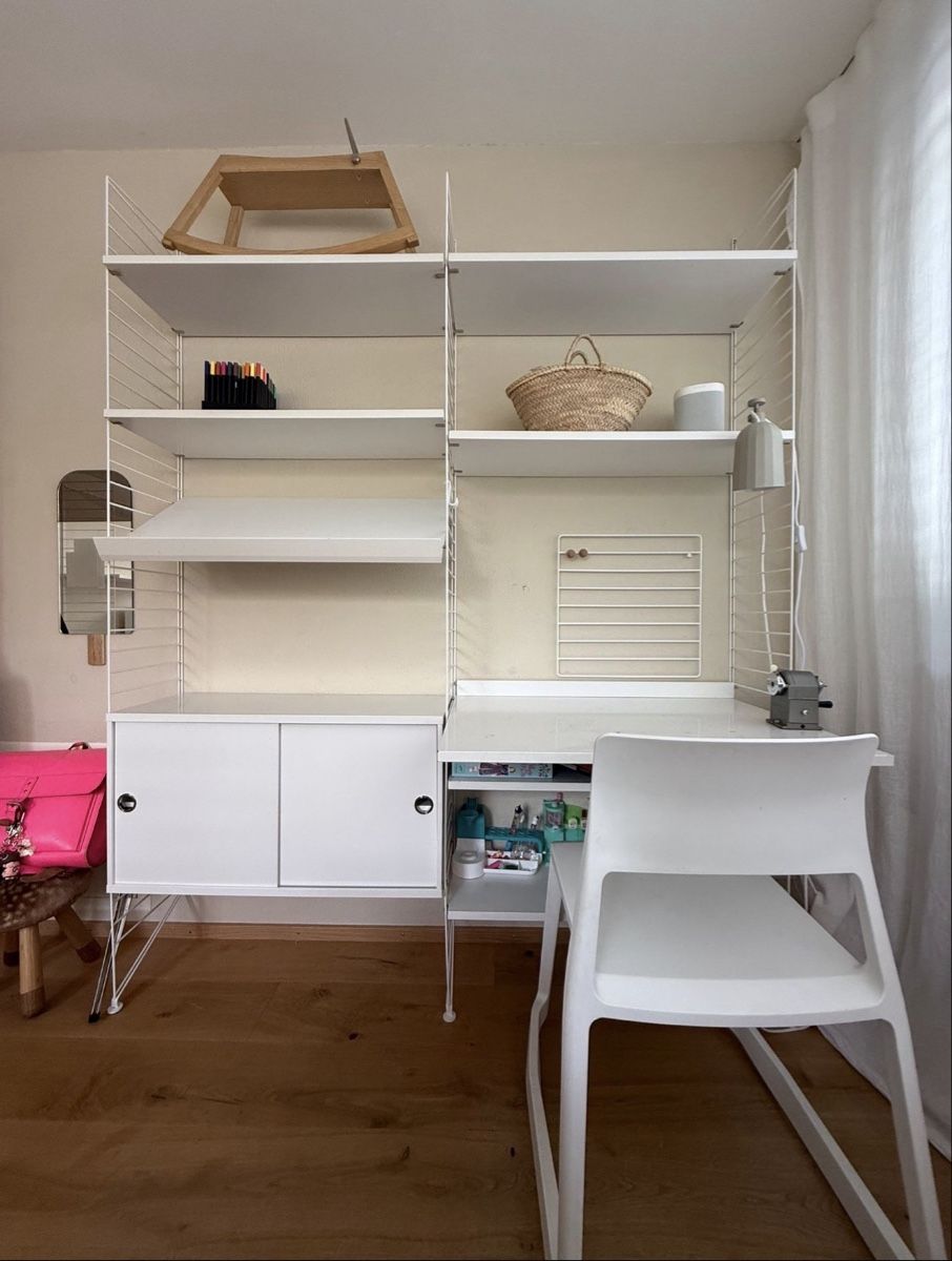 Scaffali: Weiss String Regal-System Zustand gebraucht. – Usato da Arlesheim venduto da COMA14