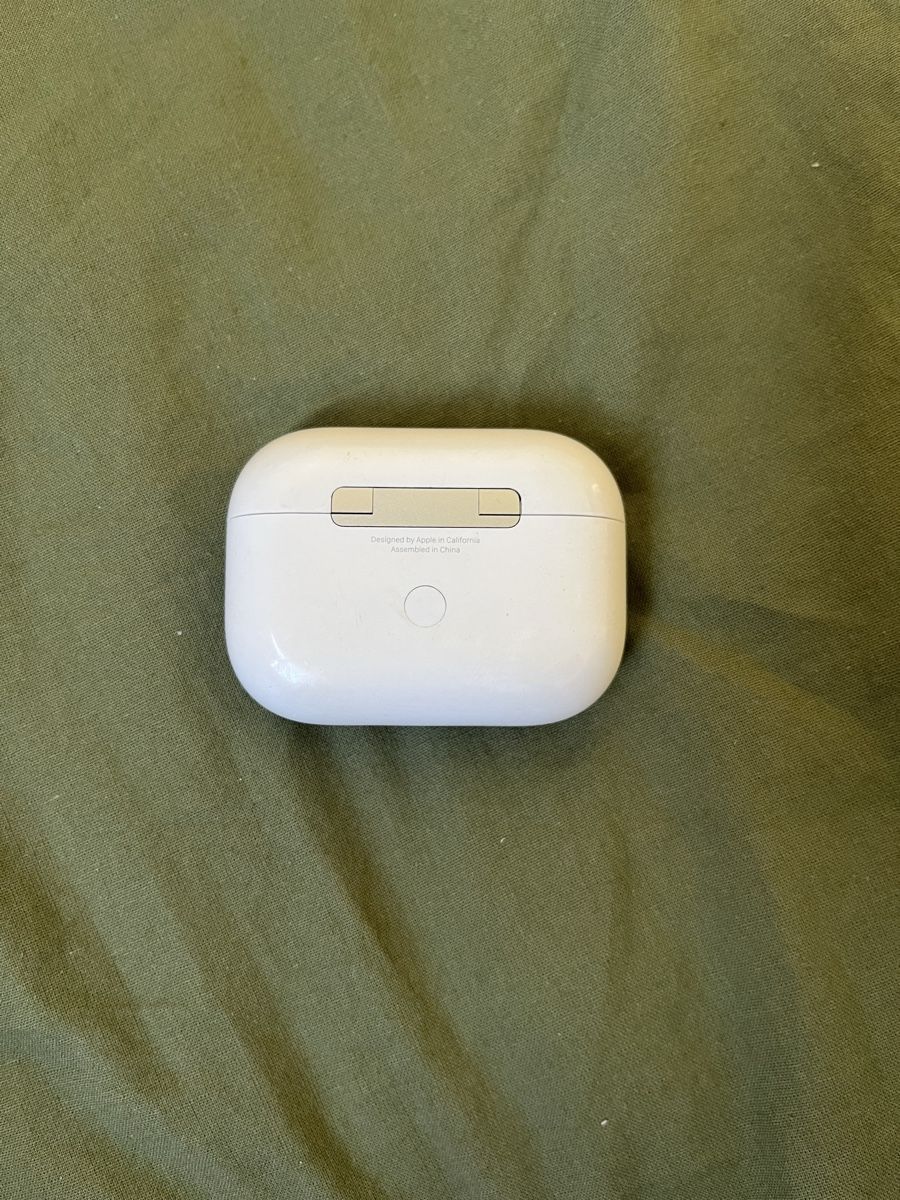 Apple Ladegerät: AIRPOD PRO 1 CASE  – Gebraucht aus Zürich von ado_6gtq 1