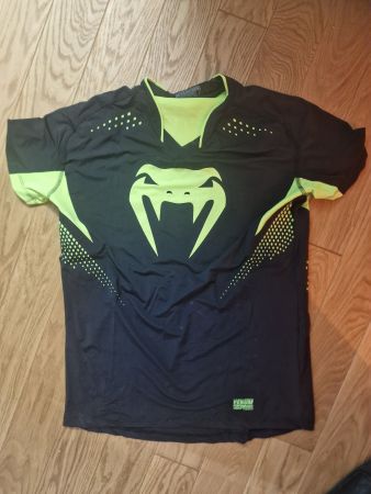 Venum Sport T-Shirt schwarz gelb 2x gebraucht wie neu