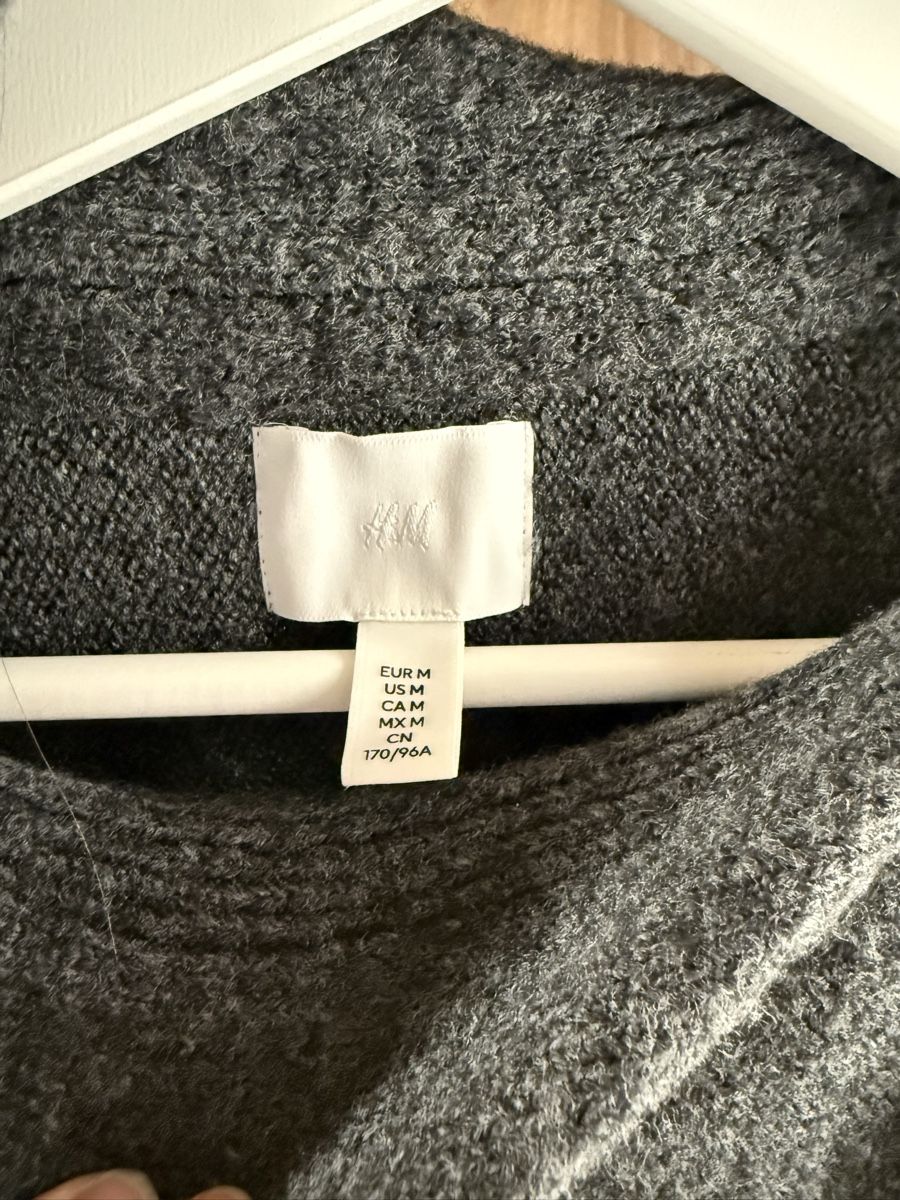 H&M Maglioni & Felpe: Pull oversize avec détail façon écharpe H&M – Nuovo (secondo la descrizione) da Vésenaz venduto da mar_xpz7 1