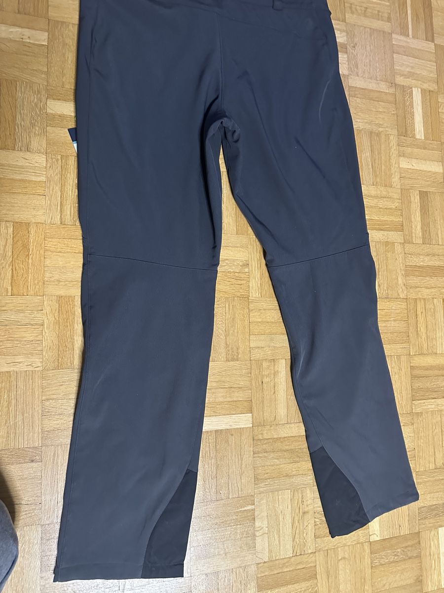 Sherpa Pantaloni: Sherpa Sunkoshi Herren Wander Softshellhose, Anthrazit, XL – Nuovo e nell'imballaggio originale da Neuchatel venduto da feta_ze 1
