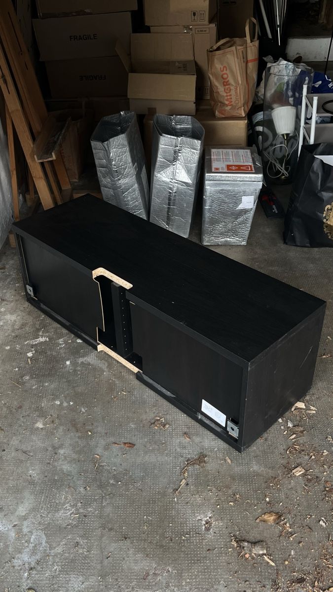 Ikea Meubles TV: Meuble TV noir – D'occasion à Daillens par BrandonW 4