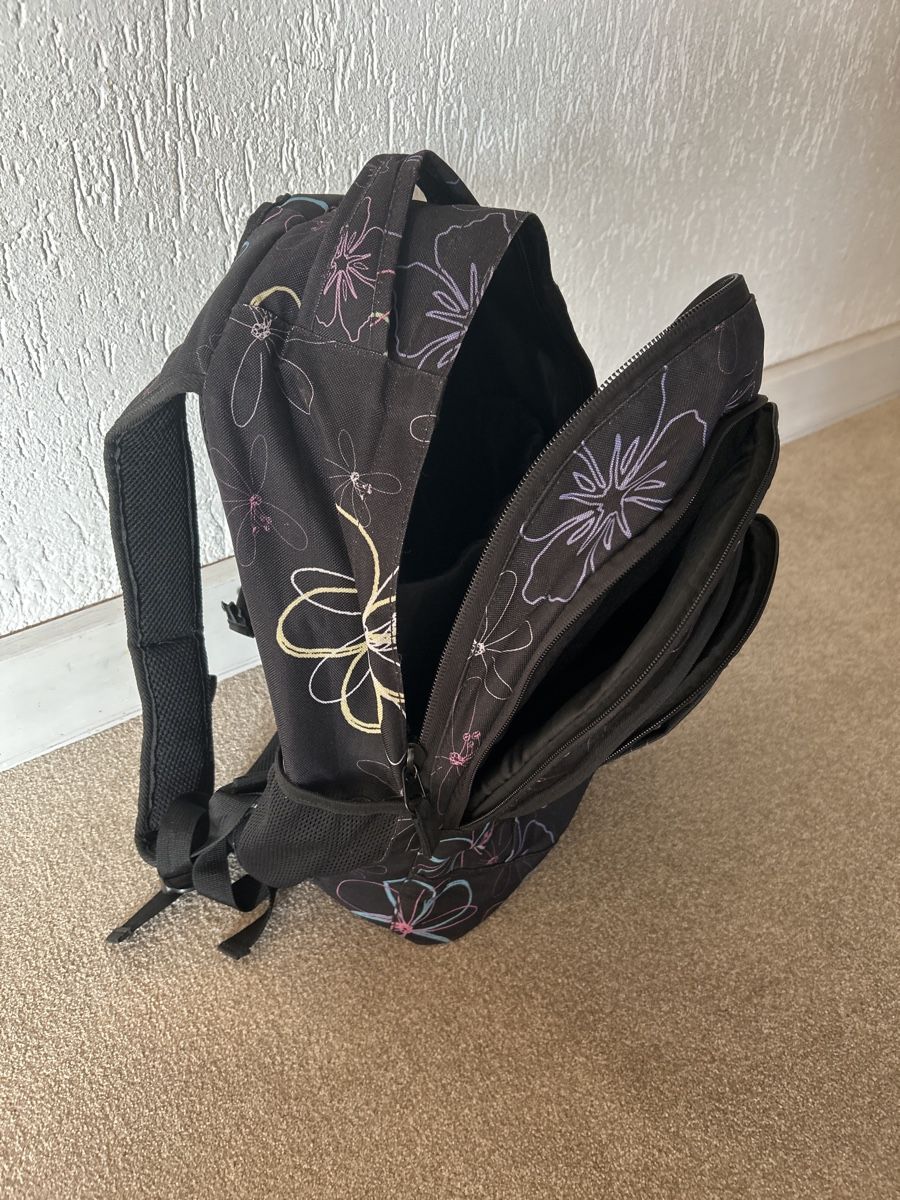 Zaini: Rada Rucksack mit Blumenmuster, gebraucht, Top Zustand – Usato da Illighausen venduto da Schneckli01 1