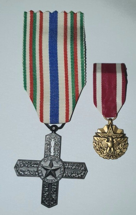 Medaillen: Croce Vittorio Veneto WW1 e Meritorious Service Medal – Gebraucht aus Pregassona von eld_st6b