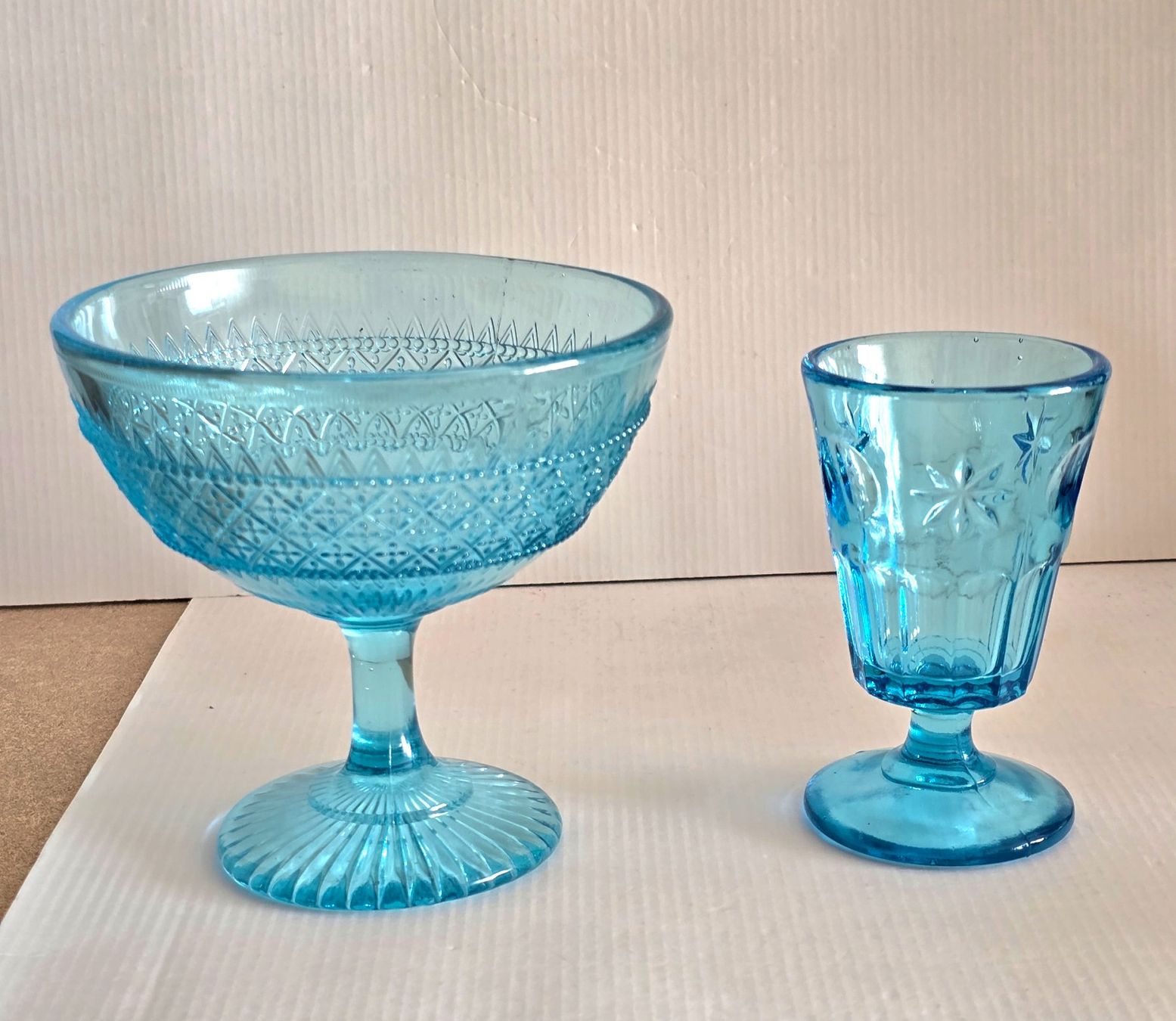 Bicchieri: 2 antike Glasgefässe, ca 1900 - 1920 in blau – Usato da Rheinau venduto da MakalekaAloha 1