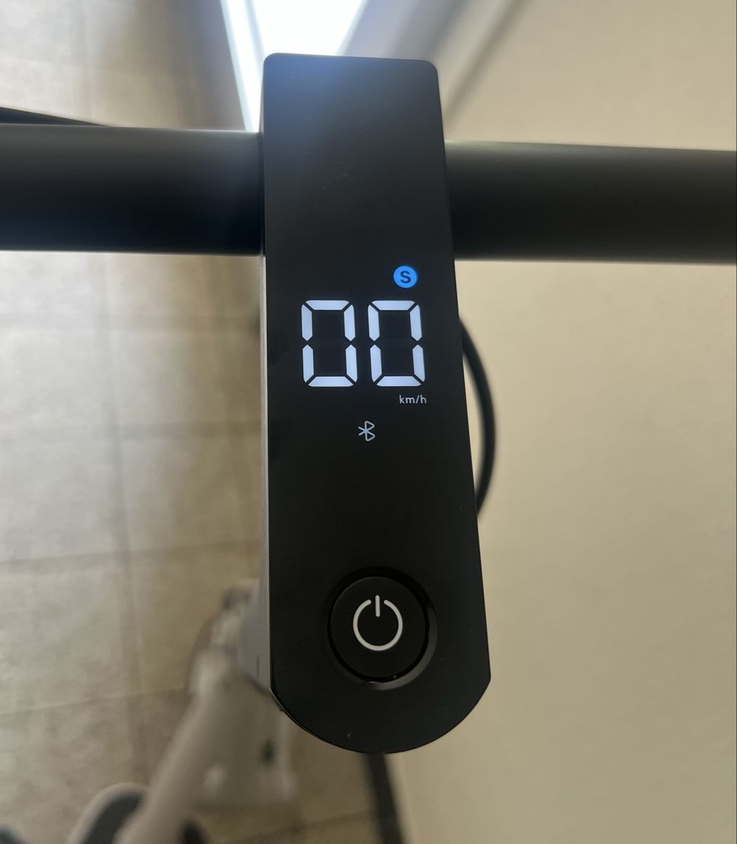 Yadea Scooter: YADEA Artist E-Scooter 20 km/h – Usato da Oberwil b. Zug venduto da Sim_ZG 5