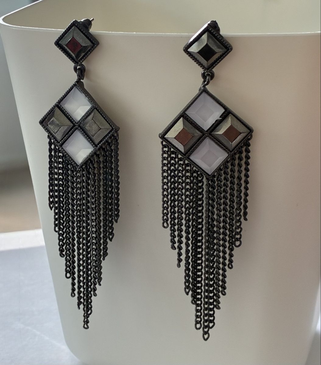Ohrringe & -stecker: Dangle Earrings Geometric Chain Design Like New – Gebraucht aus Basel von cat_sq5m