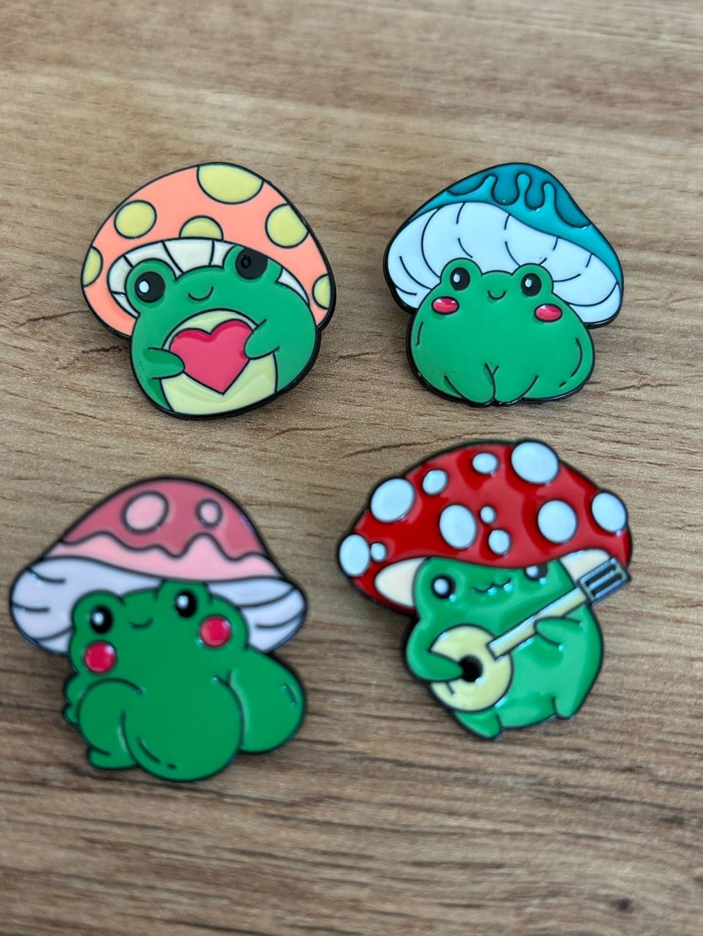 Placchette & Badge: 4x Pin Frosch – Nuovo e nell'imballaggio originale da Geneve venduto da vane267