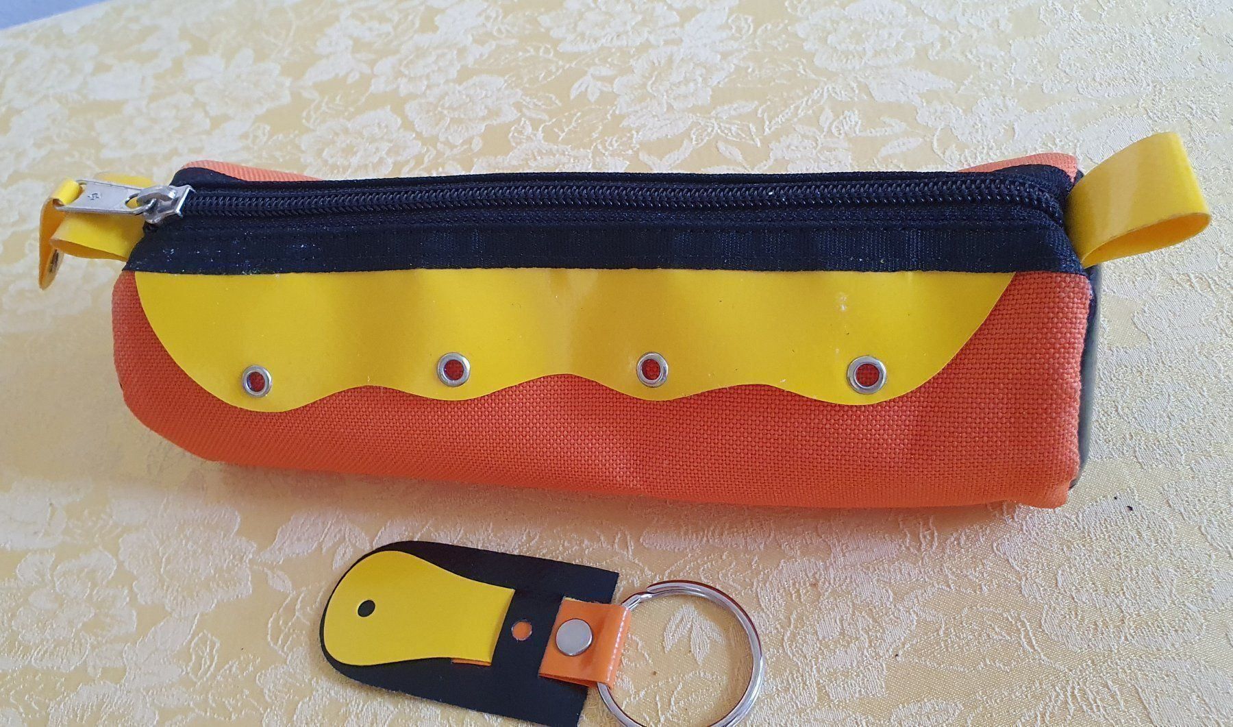 Astucci : Etui mit Schlüsselanhänger, Einzelstück – Nuovo e nell'imballaggio originale da Niederlenz venduto da clea50 3