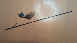 Katzenangel | 50 cm | schwarz | Anhänger aus Fasanenfeder