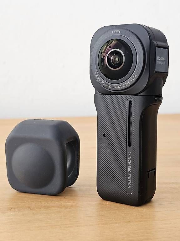 Insta360 Action Cam: INSTA 360 ONE RS ACTION CAM – Usato da Genève venduto da pointofviews