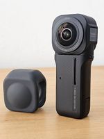 INSTA 360 ONE RS ACTION CAM