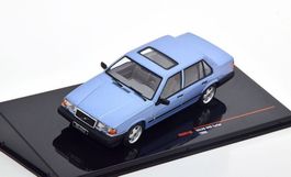 Volvo 940 Turbo 1990-1998 hellblau met. / schwarz       1:43