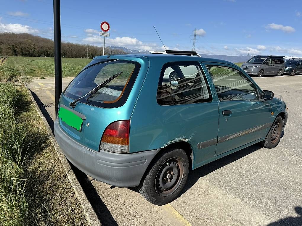 Toyota Automobili: Toyota Starlet 1.3 à vendre – Usato da Bernex venduto da KingLeoric 3
