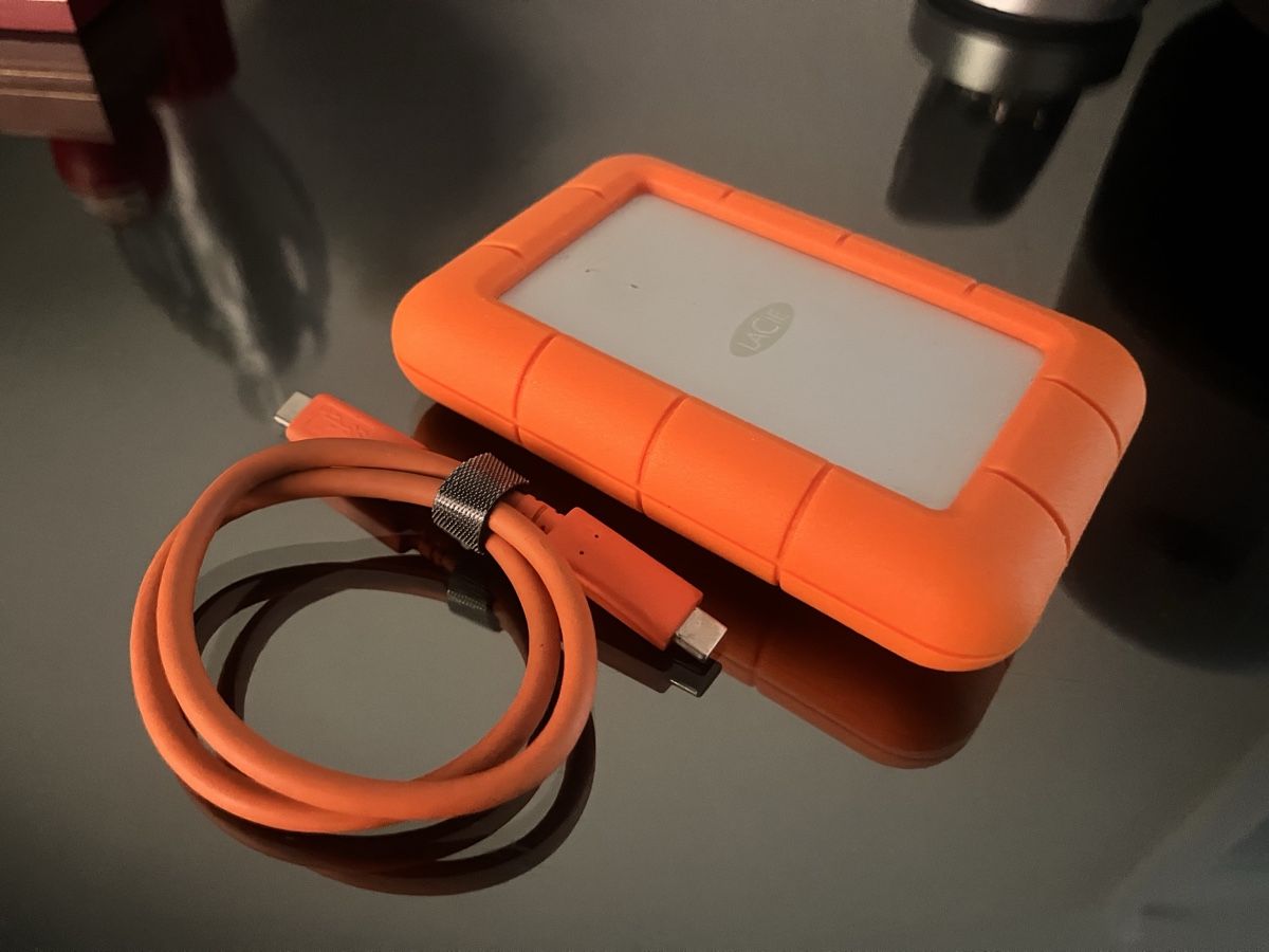 Lacie Dischi rigidi: Disque dur externe LaCie Rugged – Usato da St-Gingolph venduto da Retro-Collector