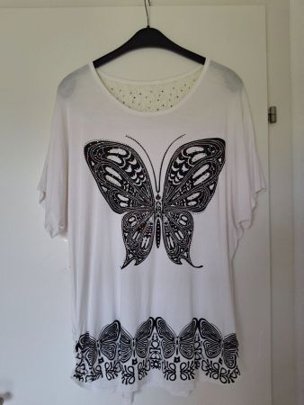 Weiss T-Shirt mit Schmetterling und Spitze