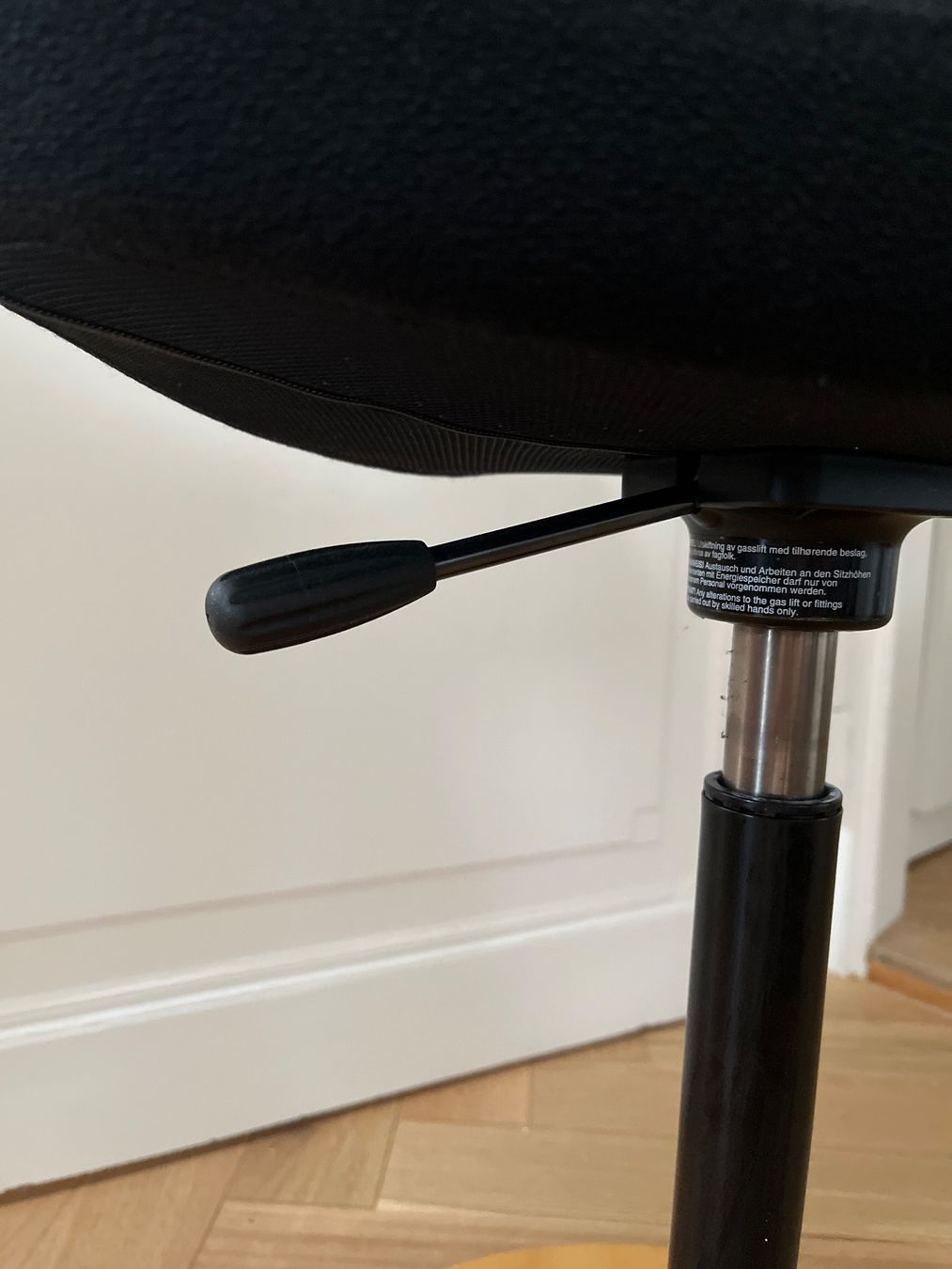 Stokke Sgabelli: Drehhocker höhenverstellbar, Stokke – Nuovo (secondo la descrizione) da Schaffhausen venduto da vha_6jgd 3