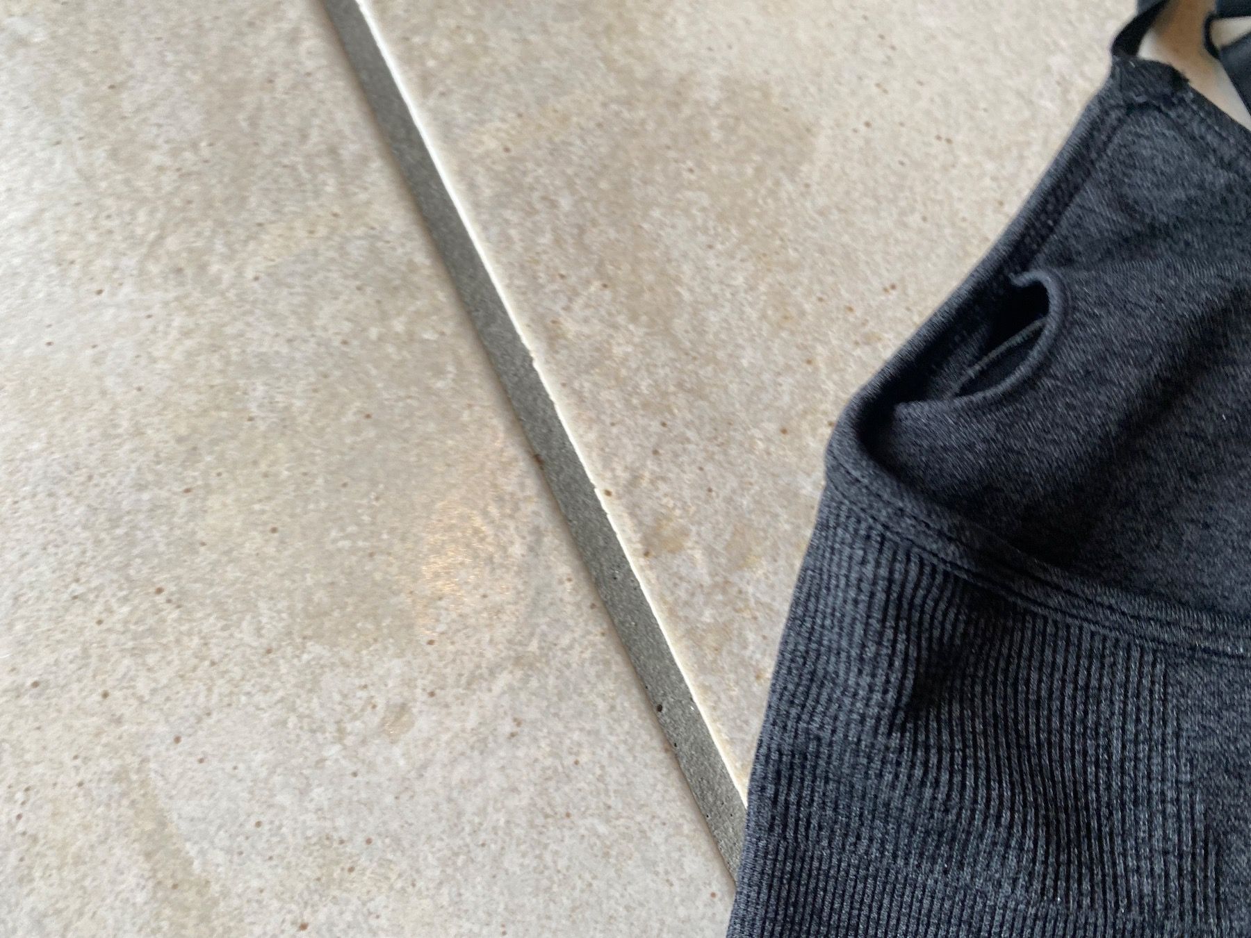 H&M Camicette, T-shirt & Top: Top 164 H&M mit Trägerli – Usato da Orpund venduto da Mary8972 3
