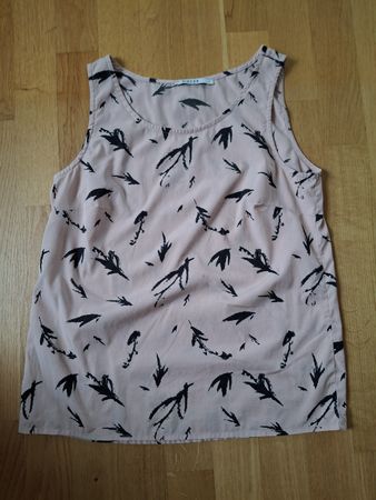 Top sans manches PIECES rose imprimé noir taille M.