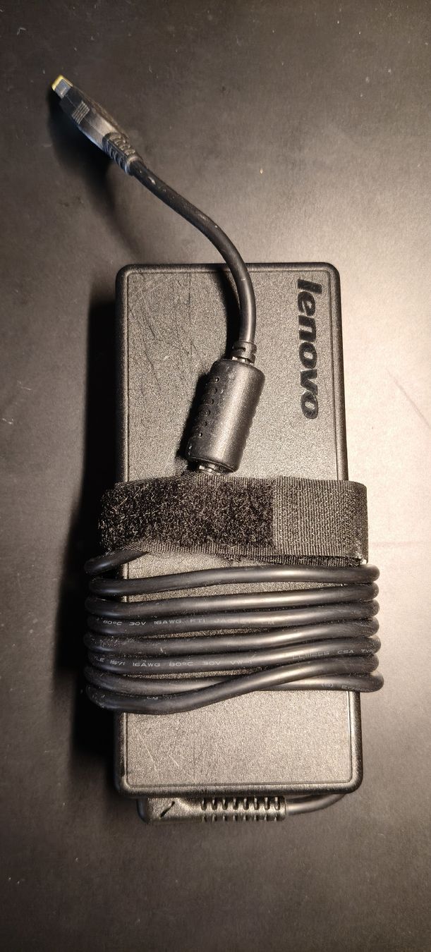 Lenovo Ladegerät: Lenovo power adapter 135W – Gebraucht aus Rebstein von sho_7yky 1