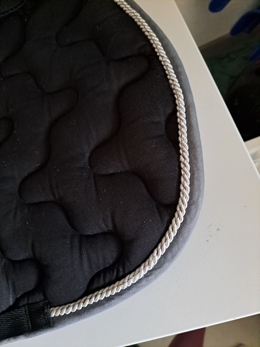 Coperte: schwarze Spring-Schabracke (Grösse Full) – Usato da Seengen venduto da alexandra.weber 1
