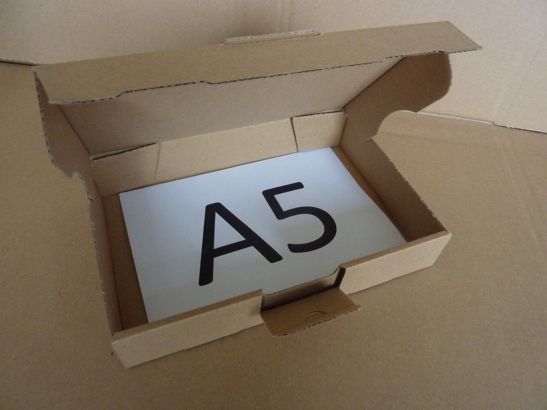 Buste & buste per spedizione: 5x Brief Karton Din A5 x 44 mm – Nuovo e nell'imballaggio originale da Lömmenschwil venduto da ritalin01