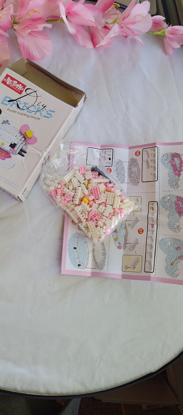 Hello Kitty Baukästen: Hello Kitty Lego / Bricks Set NEU – Neu und originalverpackt aus Schwerzenbach von VityaCrafts 2
