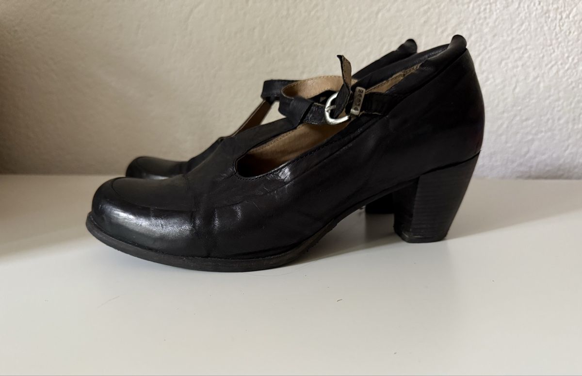 Damenschuhe: Dkode Leather T-Strap Heel Shoes - Elegant & Comfortable 39 – Gebraucht aus Zürich von Vma_reuse