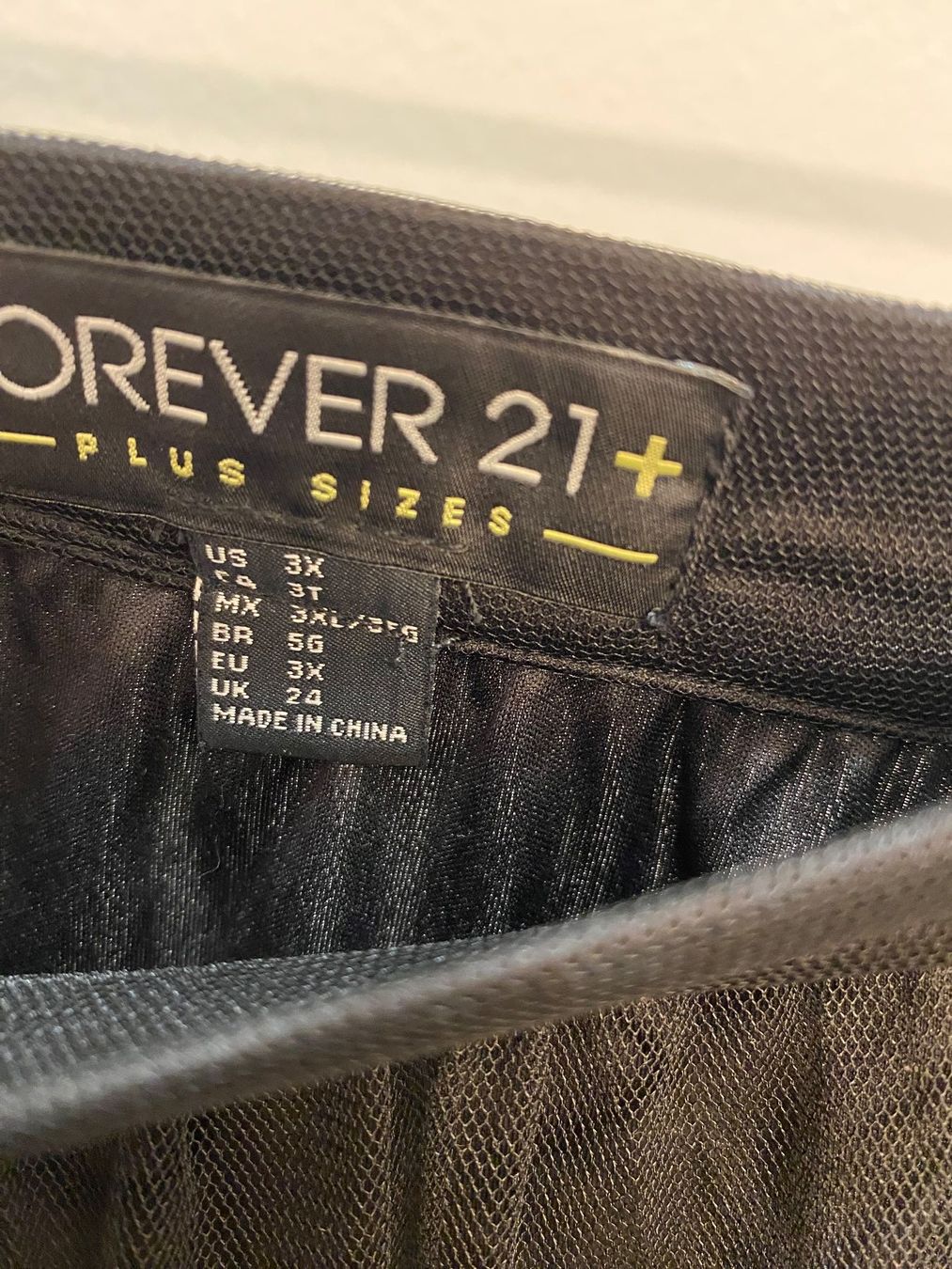 Röcke: Forever 21 Plus Size Jupe / Rock elegant schwarz Gr. 48 – Gebraucht aus Pratteln von a23_j2gs 3