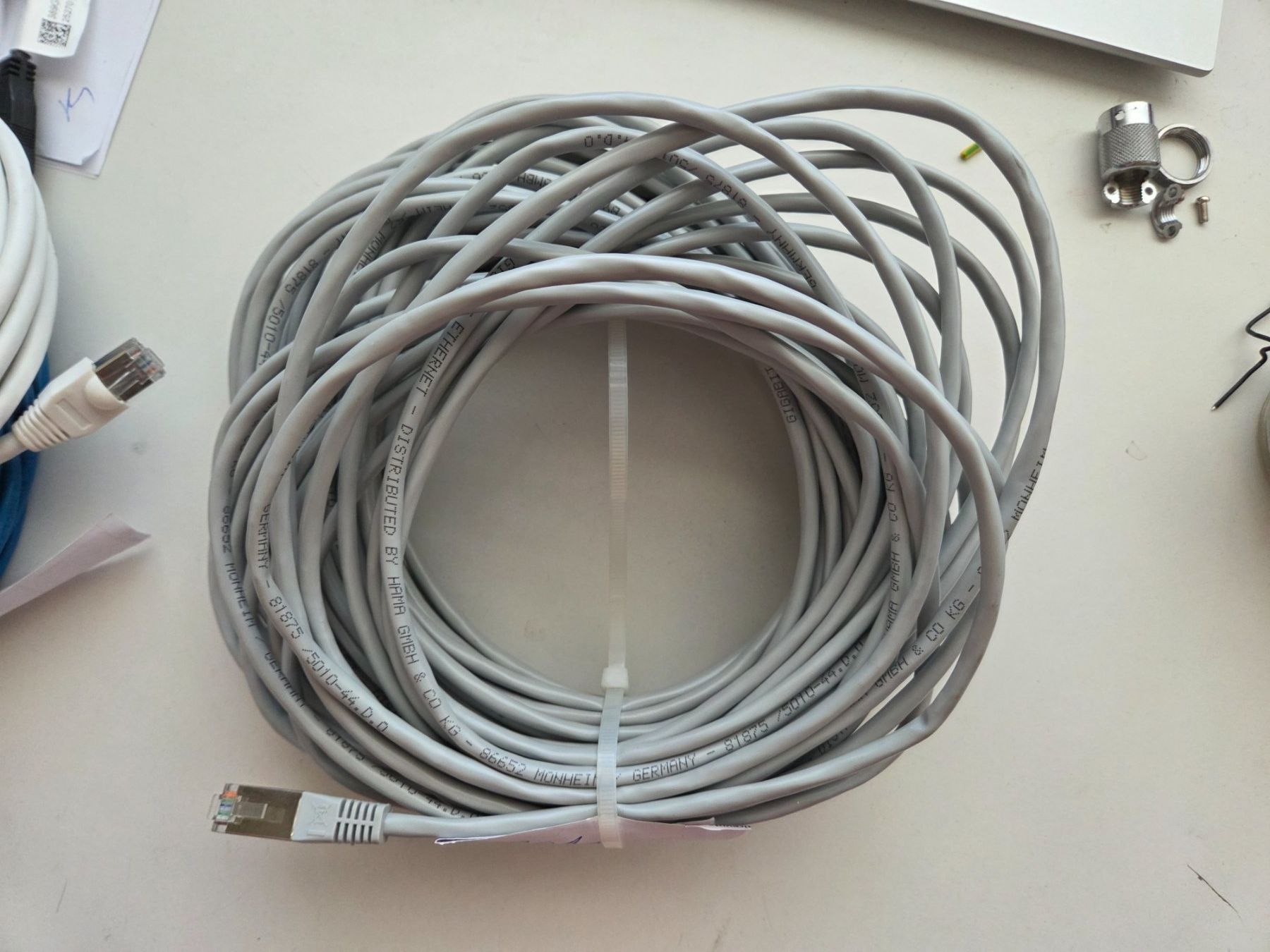 Cavi: Patchkabel RJ45 UKV 20m Ethernetkabel Internetkabel – Usato da Zürich venduto da Alibaba1234