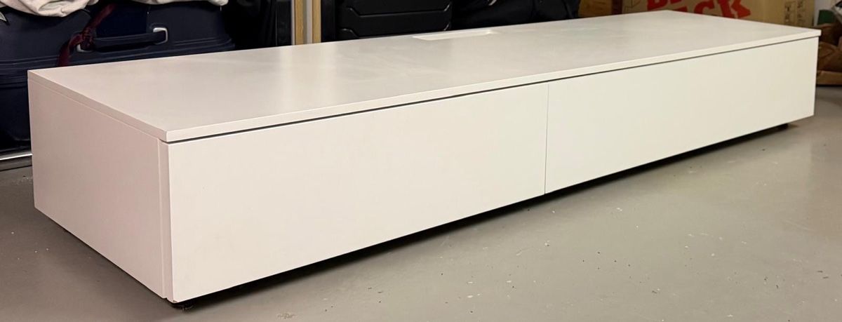 Mobili TV: TV Lowboard TV Möbel – Usato da Dielsdorf venduto da jes_9kx7