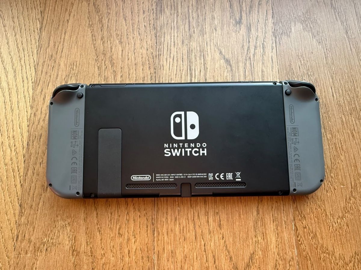 Nintendo Konsolen: Nintendo Switch Konsole / *guter Zustand – Gebraucht aus Läufelfingen von Seraphim13 3