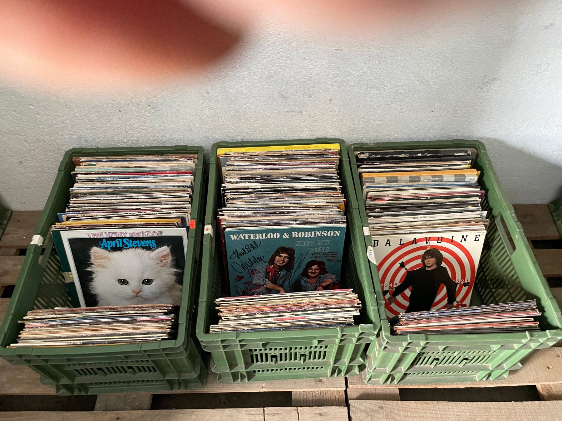 Vinyles: 3 caisses de disques vinyle 33 tours – D'occasion à La Croix (Lutry) par netrajet 4