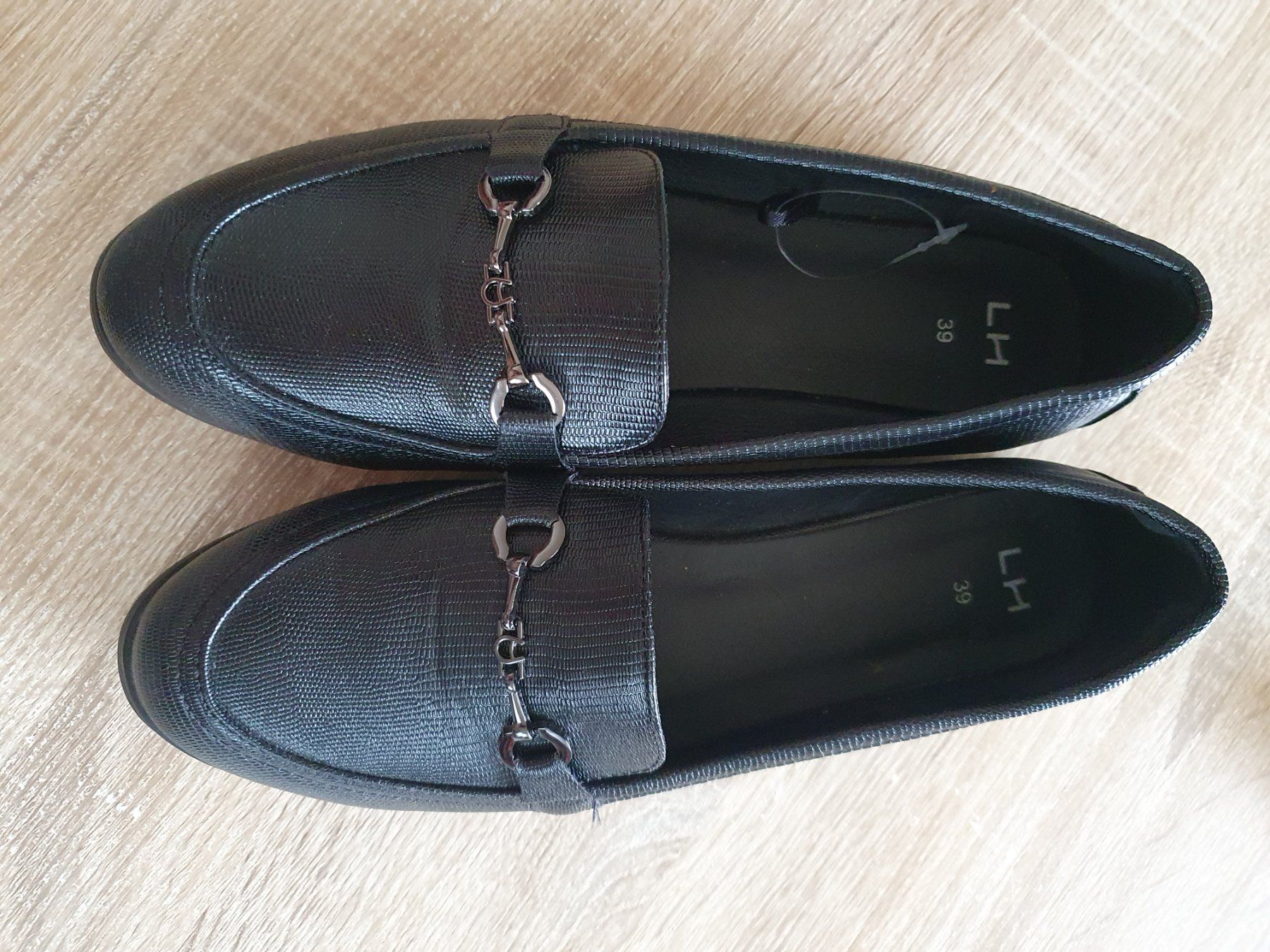 Scarpe da donna: Mocassins noirs élégants - Taille 39 - Comme Neufs! – Usato da Lausanne venduto da Af2016