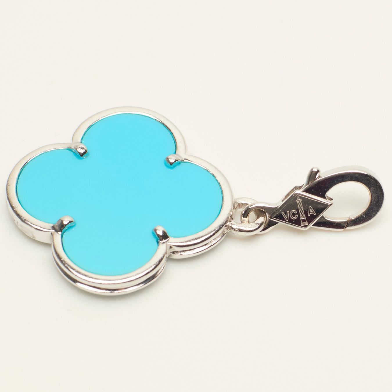Van Cleef Catenine: RARE Authentique Pendentif VAN CLEEF ARPELS Magic turquoise – Nuovo (secondo la descrizione) da Carouge GE venduto da TLD 9