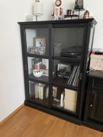 IKEA Malsjö Vitrinenschrank schwarz 103x141 cm guter Zustand