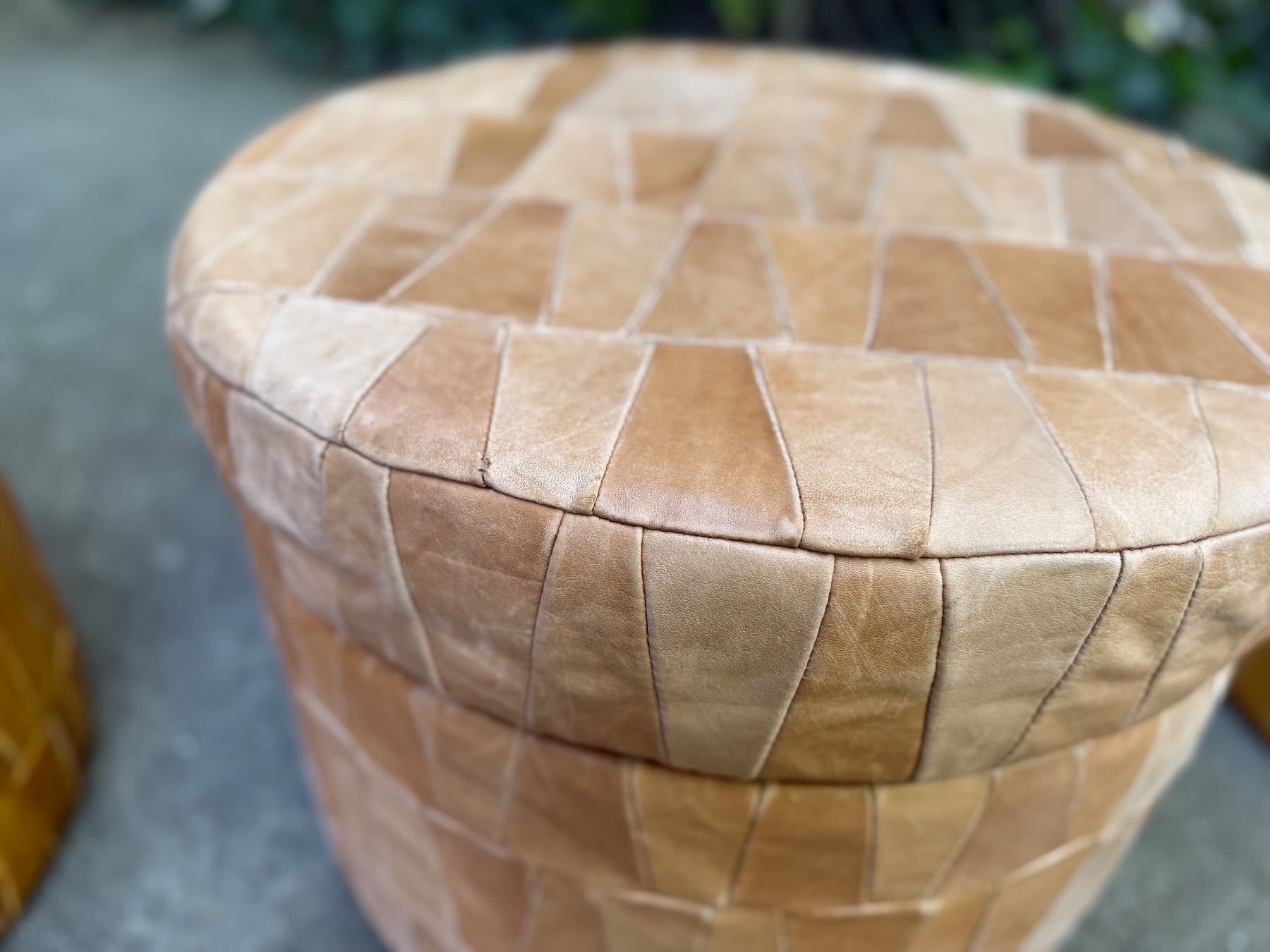 Hocker: Hocker Truhe Pouf // Leder // B – Gebraucht aus Schinznach-Dorf von mix 3